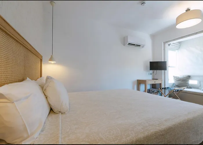 Fiora Alacati מלון *